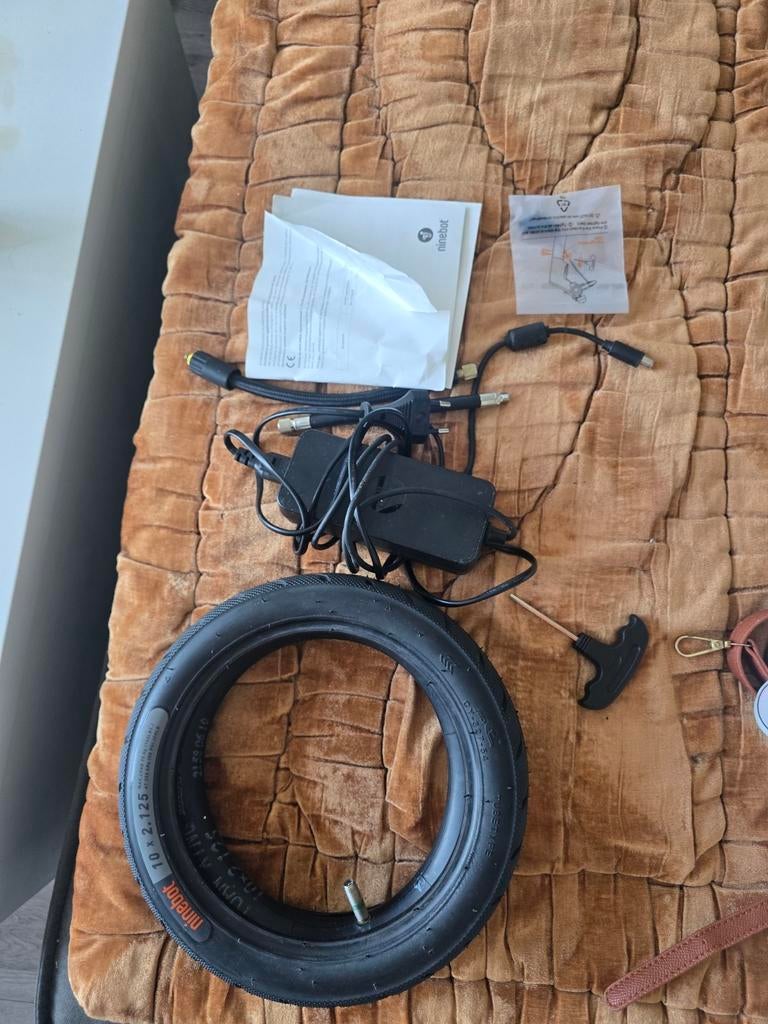 Ninebot Segway Kickscooter F-serie band en oplader, Ophalen of Verzenden, Nieuw, Ninebot Segway