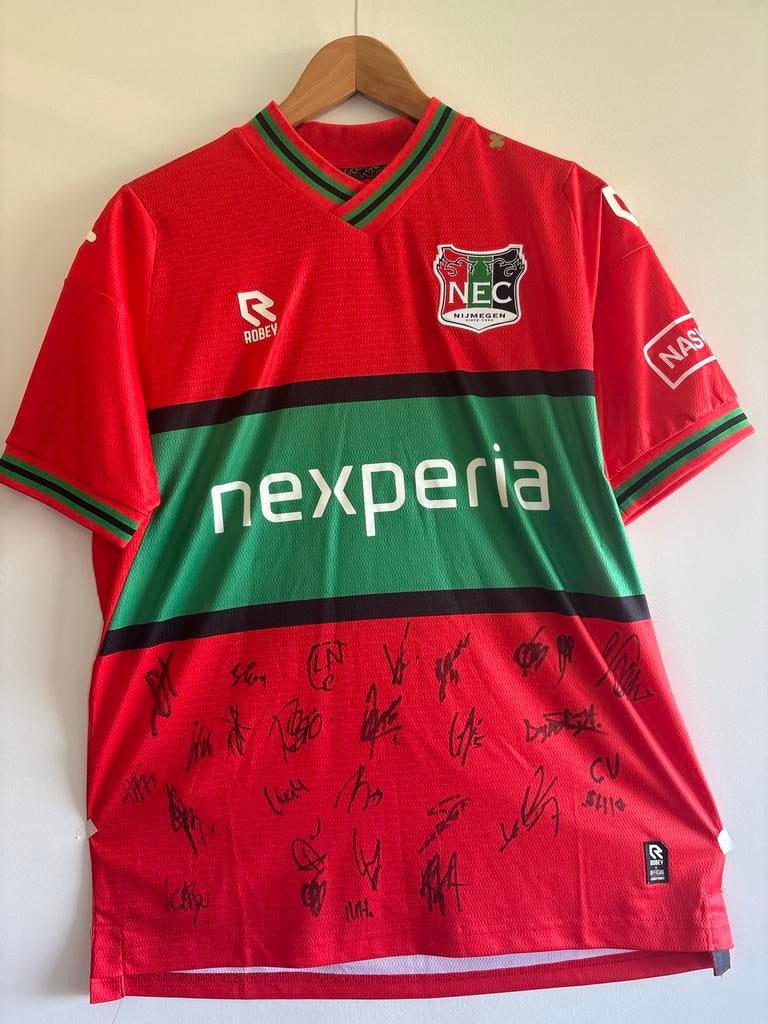 Gesigneerd NEC shirt 2024/2025, Kleding | Heren, Ophalen of Verzenden, Nieuw, Maat 48/50 (M), Rood