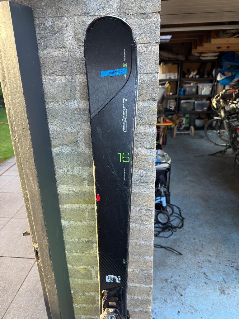 Beschadigde Elan 16 ski (prima voor 1-2 wintersporten), 160 tot 180 cm, Gebruikt, Skiën, Ski's