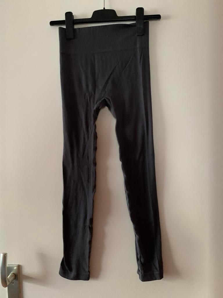 Boohoo Grijze Legging Maat 36/38, Kleding | Dames, Legging, Maat 36/38 (S), Ophalen of Verzenden, Zo goed als nieuw