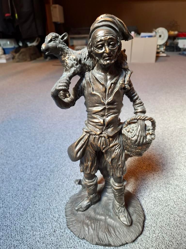 Beeld herder met schaap, Ophalen