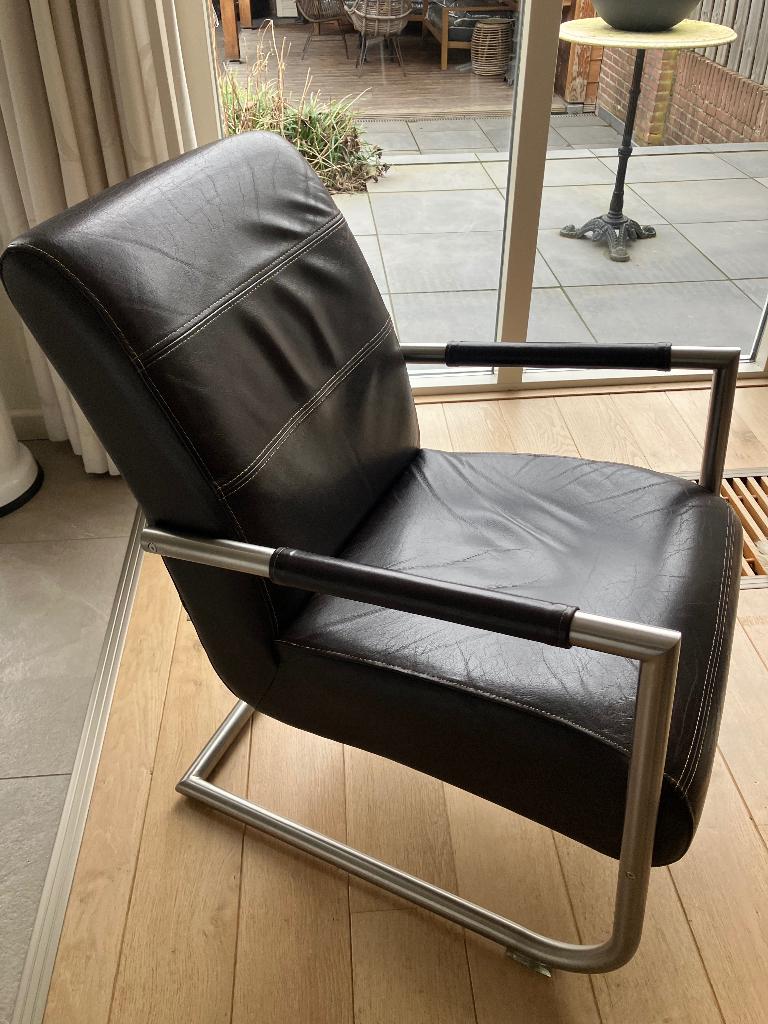 Relaxstoel bruin leder in uitstekende staat, Huis en Inrichting, Fauteuils, Ophalen, Minder dan 75 cm, Leer, Zo goed als nieuw