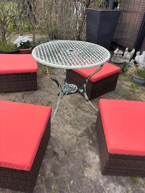 tuintafel, tafel, metalen brocante tafeltje, Ophalen, Gebruikt, Eettafel, Tuinset
