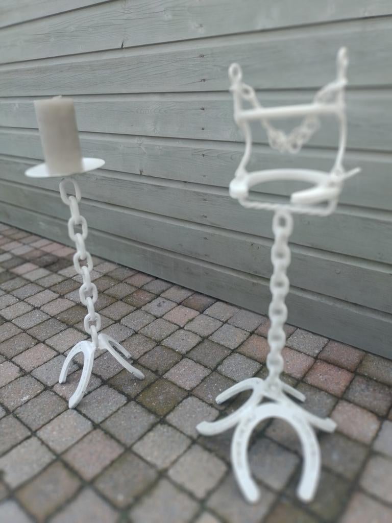 Witte kaarsenstandaards van hoefijzers en ketting, 50 tot 75 cm, Wit, Ophalen of Verzenden, Zo goed als nieuw