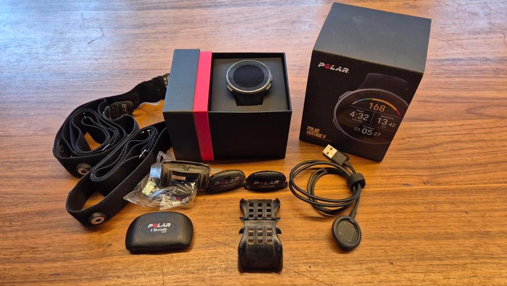 Polar Vantage V met H7, sensoren en accessoires, Gebruikt, Zwart, Ophalen of Verzenden, Waterdicht