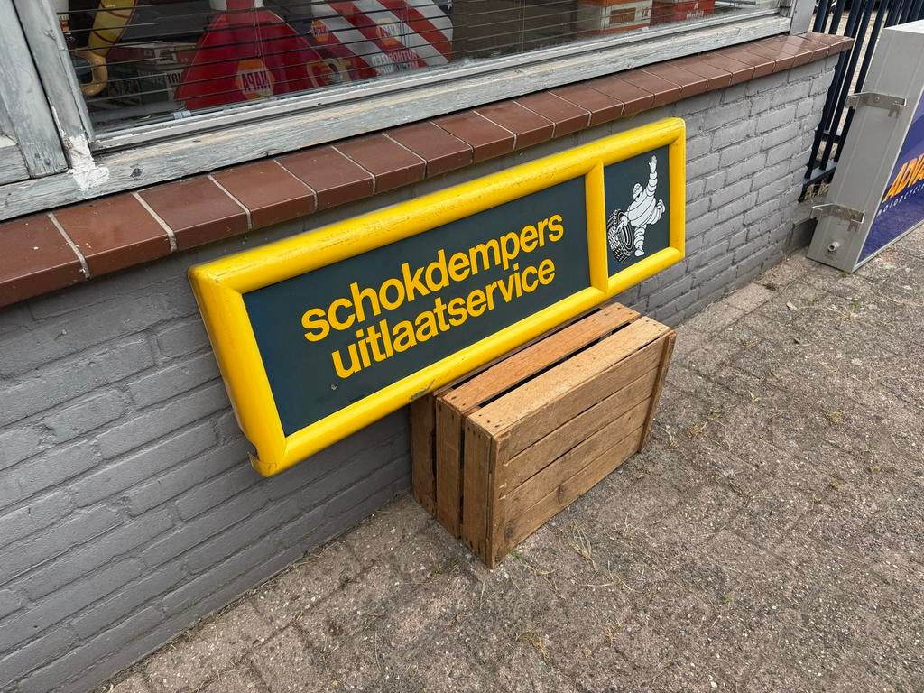 Vintage Michelin Schokdempers Uitlaatservice Reclamebord, Verzamelen, Ophalen, Reclamebord, Gebruikt, .