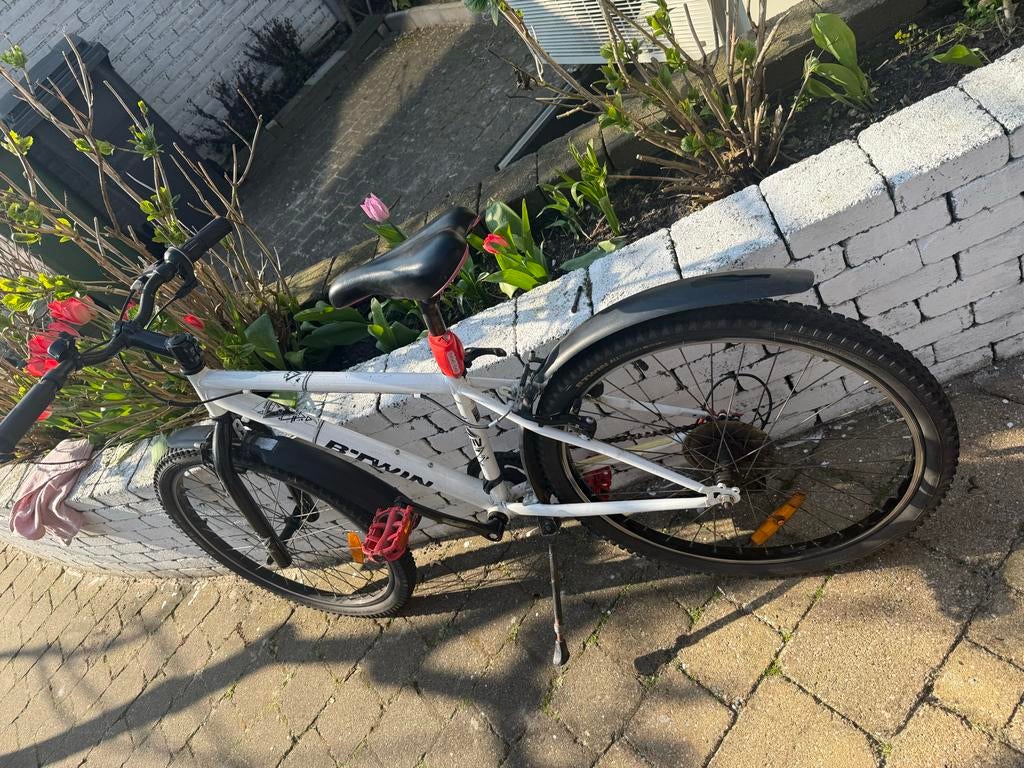 B'TWIN kinderfiets - Wit (slot niet inbegrepen), Gebruikt, Velgrem, Versnellingen, Minder dan 49 cm