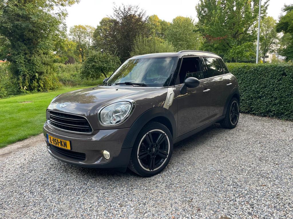 Leuke MINI Countryman ONE Chilli 2015 mokka/koffie bruin, Countryman, Bruin, Handgeschakeld, Particulier