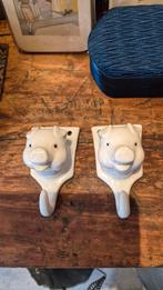 2 leuke porseleinen haakjes met een varkenkopje, Ophalen of Verzenden