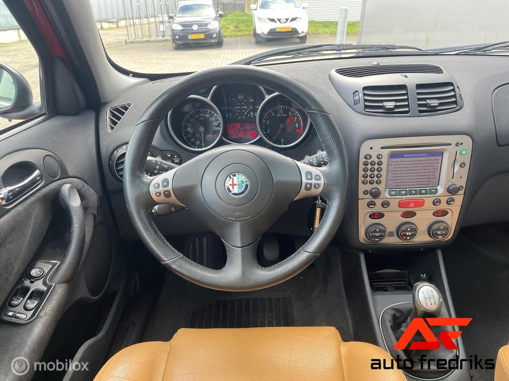 Alfa Romeo 147 1.6 T.Spark Veloce Lusso | Pano | Stoelverwar, Auto's, Voorwielaandrijving, Stoelverwarming, 1195 kg, Gebruikt