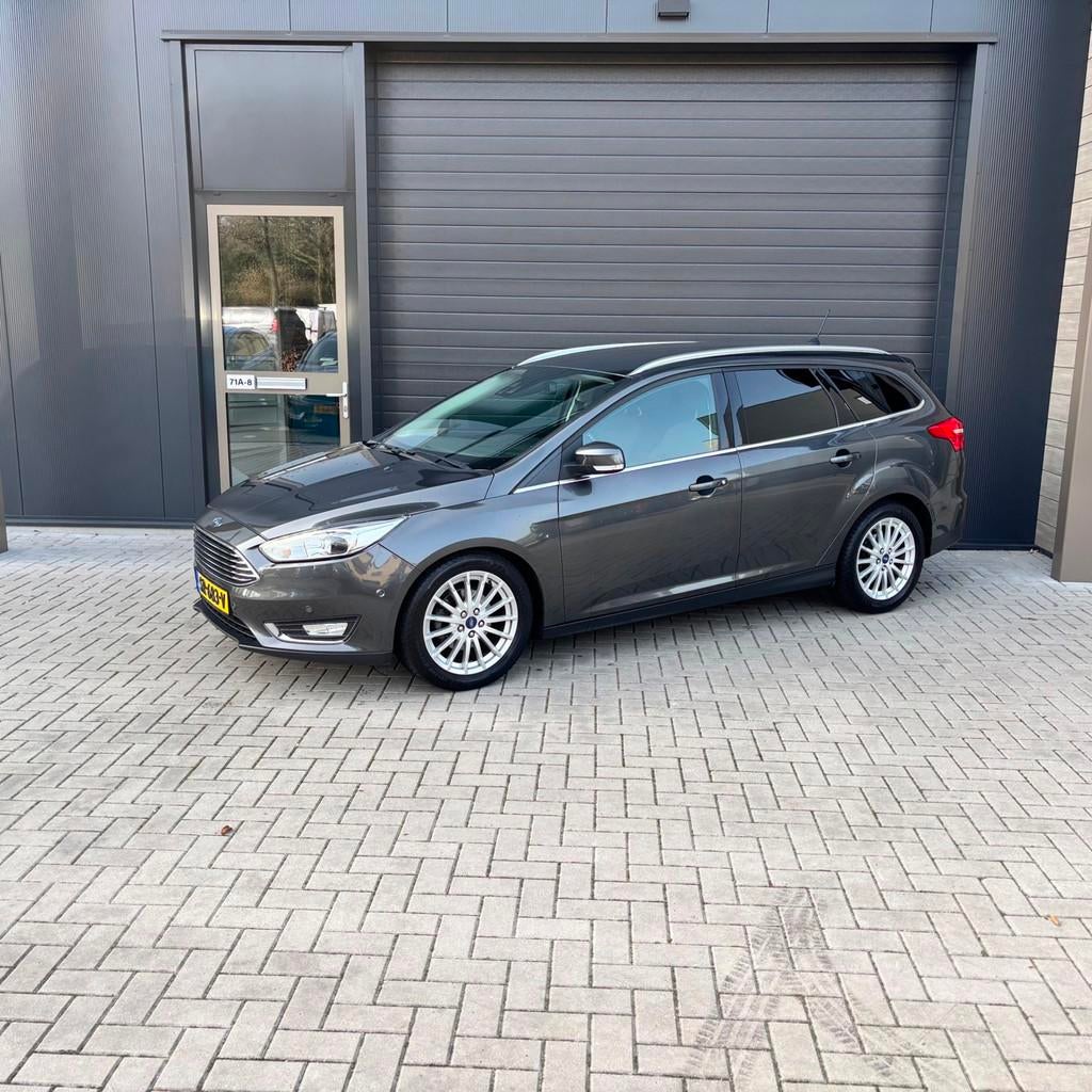 Ford Focus Wagon 125pk Titanium XENON | CARPLAY | SYNC 3 | N, Auto's, Ford, Gebruikt, Handgeschakeld, 1216 kg, 3 cilinders