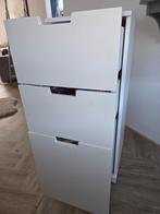 DE NORDLI KAST MET 3 LADES, Ophalen