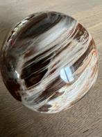 Versteend houten bol 7cm, Ophalen of Verzenden, Mineraal