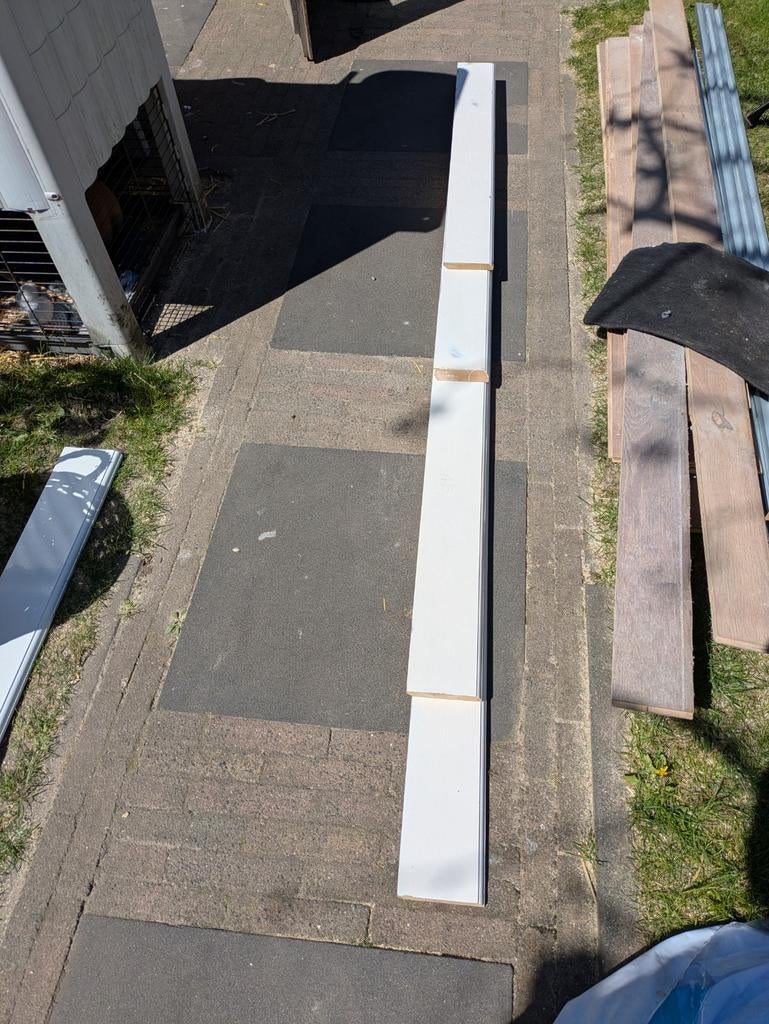 Witte MDF plinten met kraal - 6.9m Diverse lengtes - gratis, Doe-het-zelf en Verbouw, Plinten en Afwerking, Ophalen, Gebruikt