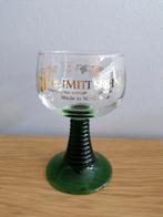 Vintage moezelglas met groene voet, Ophalen of Verzenden, Zo goed als nieuw, Borrel- of Shotglas