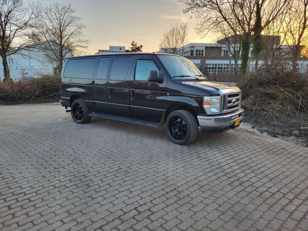 Ford E150 Econoline Xlt bus 2012 lpg V8 5.4, Achterwielaandrijving, 8 cilinders, 5400 cc, 4 stoelen