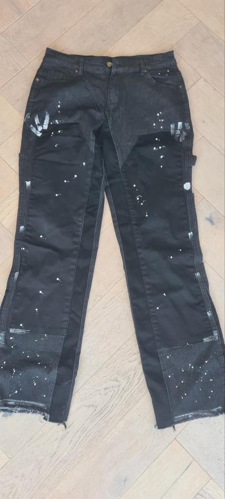Nieuwe spijkerbroek flared verfpatters - Maat S, Ophalen of Verzenden, Nieuw, Jongen, Broek