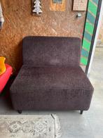 Gratis af te halen: Leuke stoelen zonder leuning (bank), Huis en Inrichting, Stoelen, Ophalen, Gebruikt, Twee, Bruin