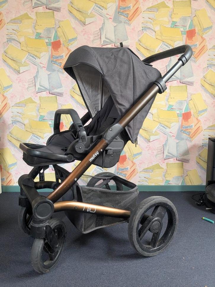 Mutsy Nio kinderwagen zwart met bruin/koper details, Kinderen en Baby's, Kinderwagens en Combinaties, Gebruikt, Combiwagen, Mutsy