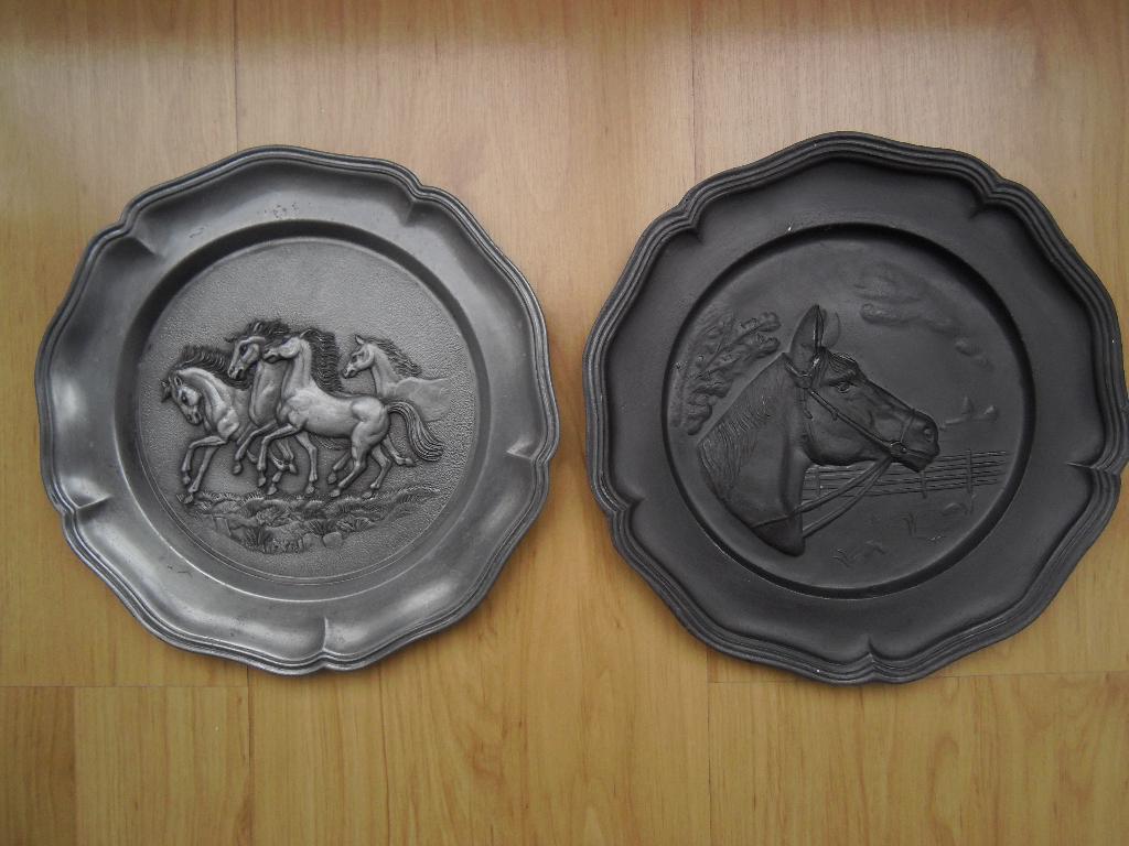 2 tinnen wandborden met paarden borden, Antiek en Kunst, Antiek | Tin, Ophalen of Verzenden