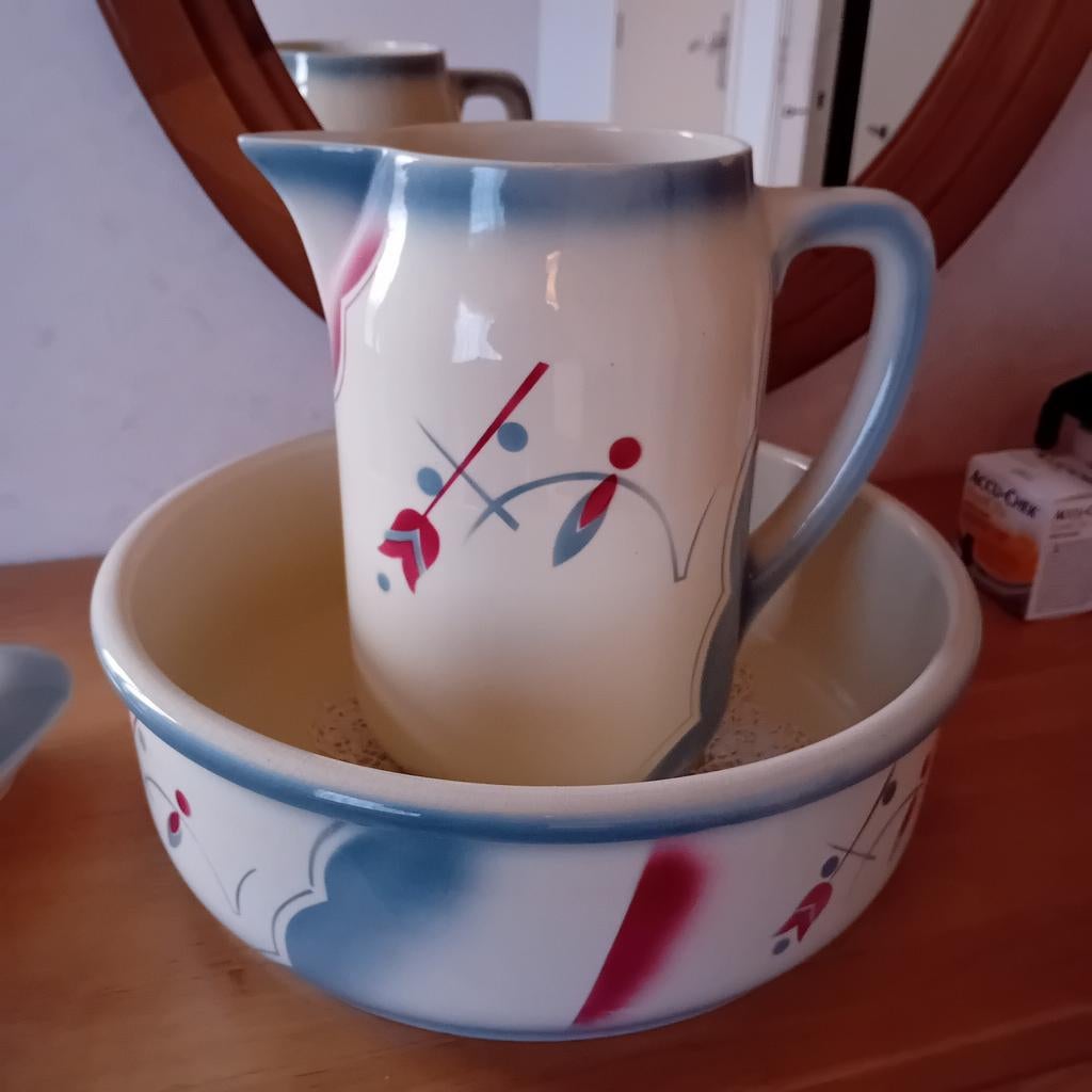 Vintage Wasstel met Kan, kambakje, kom - Crème, Blauw, Rood, Antiek en Kunst, Ophalen