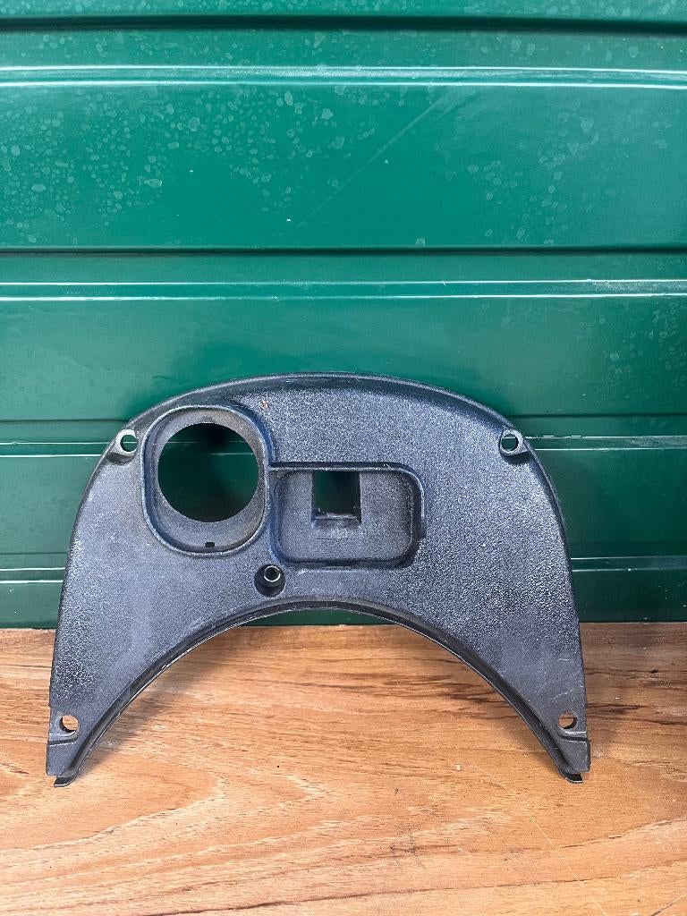 Vespa Sprint / Primavera afdekkap benzinetank, Fietsen en Brommers, Brommeronderdelen | Algemeen, Ophalen of Verzenden, Overige typen