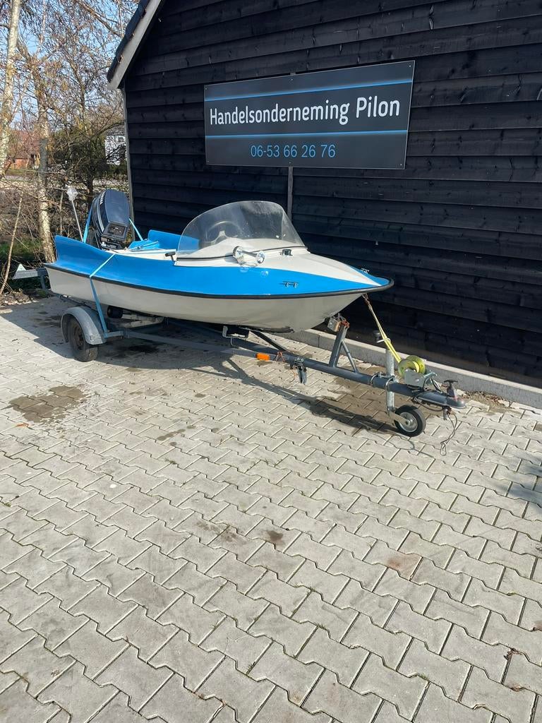 Tour/speed boot met trailer, Watersport en Boten, Speedboten, Ophalen of Verzenden, Zo goed als nieuw, Minder dan 70 pk, 3 tot 6 meter