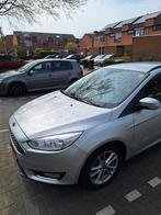 Ford Focus 1.5 Tdci 70KW Wagon 2015 Grijs, Auto's, Ford, Euro 5, Stof, Zwart, Particulier