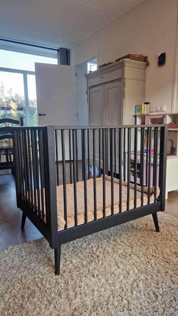 Zwarte box met boxkleed, Kinderen en Baby's, Boxen, Ophalen, Boxkleed