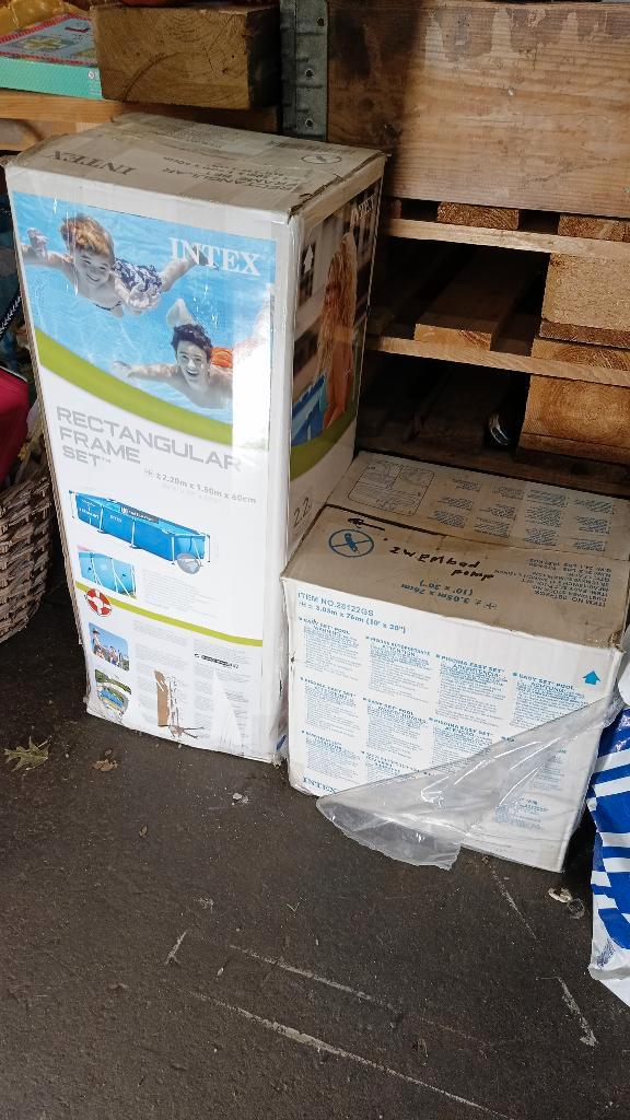 Intex frame zwembad 2,20 m met pomp, Tuin en Terras, Zwembaden, Zo goed als nieuw, Opzetzwembad, Minder dan 80 cm, 200 tot 400 cm