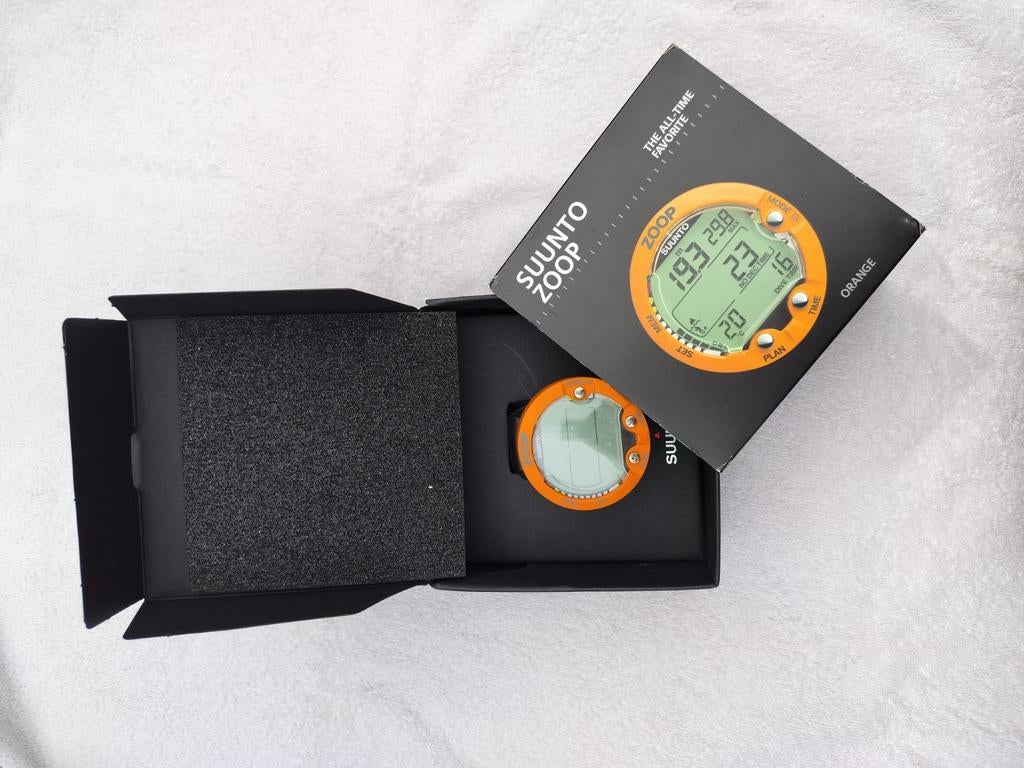Suunto Zoop duikcomputer oranje, Watersport en Boten, Duiken, Ophalen of Verzenden