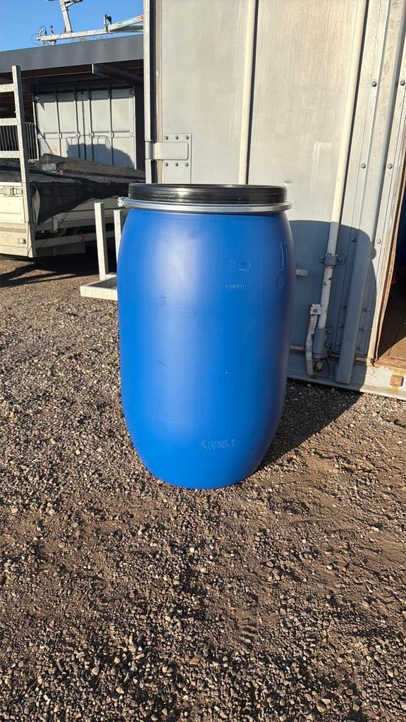 Nieuwe 220 liter tonnen/vaten, Ophalen, Nieuw, Z, Z