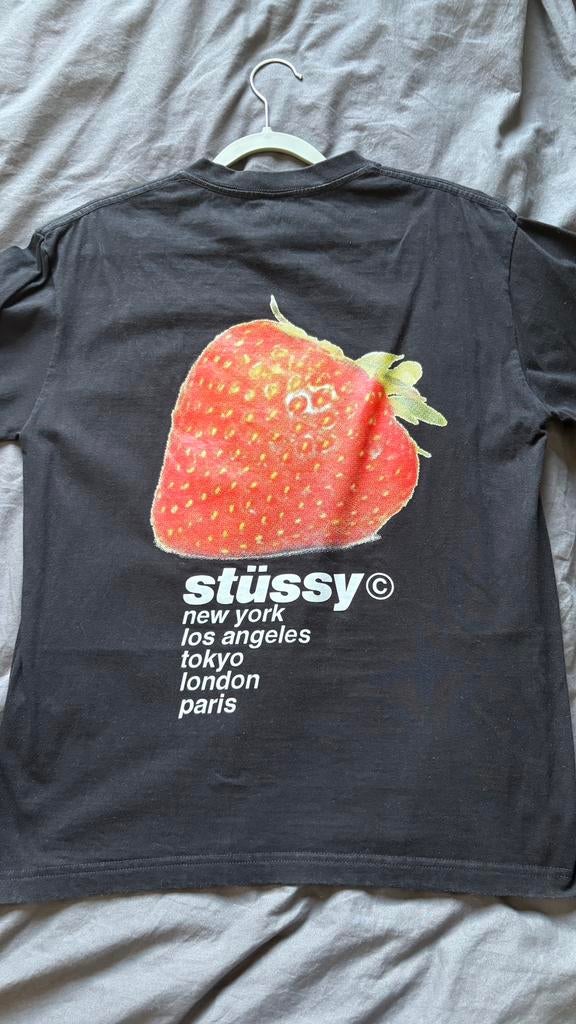 Stussy Strawberry T-shirt, Ophalen of Verzenden, Gedragen, Maat 46 (S) of kleiner, Zwart