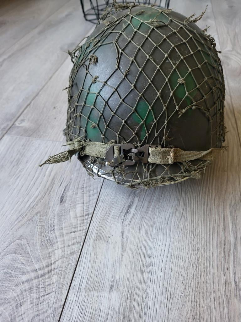 Te koop M1 helm 1958, Verzamelen, Militaria | Algemeen, Ophalen of Verzenden, Landmacht, Nederland, Helm of Baret