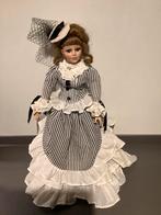 Antieke porseleinen pop met muziekmechanisme, Antiek en Kunst, Antiek | Speelgoed, Ophalen of Verzenden