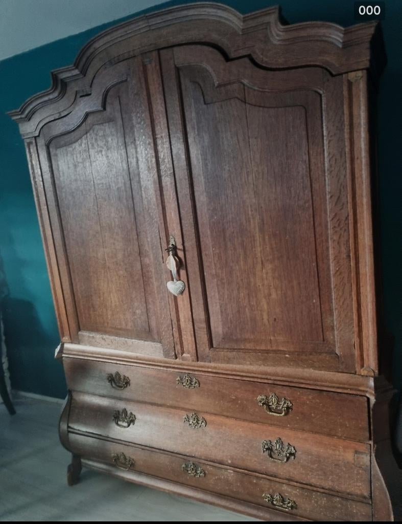 Antieke 18e-eeuwse kast met lades, Antiek en Kunst, Antiek | Meubels | Kasten, Ophalen of Verzenden