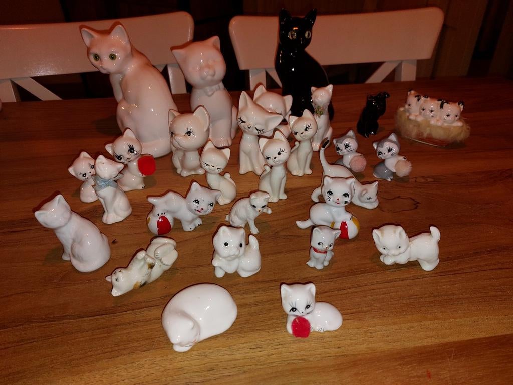 30 Poezenbeeldjes, Verzamelen, Beelden en Beeldjes, Verzenden, Dier