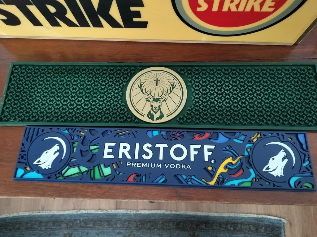 Biermat Eristoff en Jägermeister, Ophalen of Verzenden, Gebruikt, Gebruiksvoorwerp