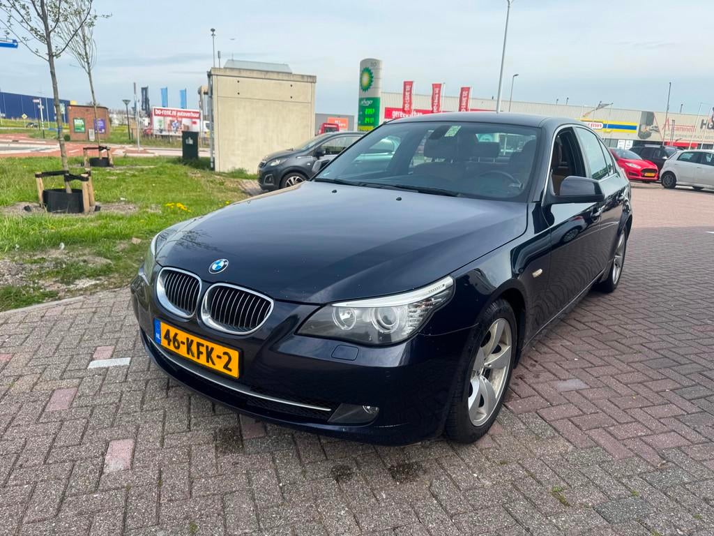 BMW 5-serie 525d Business Line Edition XENON/NAVI, Auto's, BMW, Automaat, Gebruikt, 2993 cc, 2000 kg