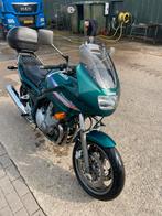 Te koop een goede en nette diversion, Cardan-aandrijving, 4 cilinders, Motorrijbewijs A, 900 cc