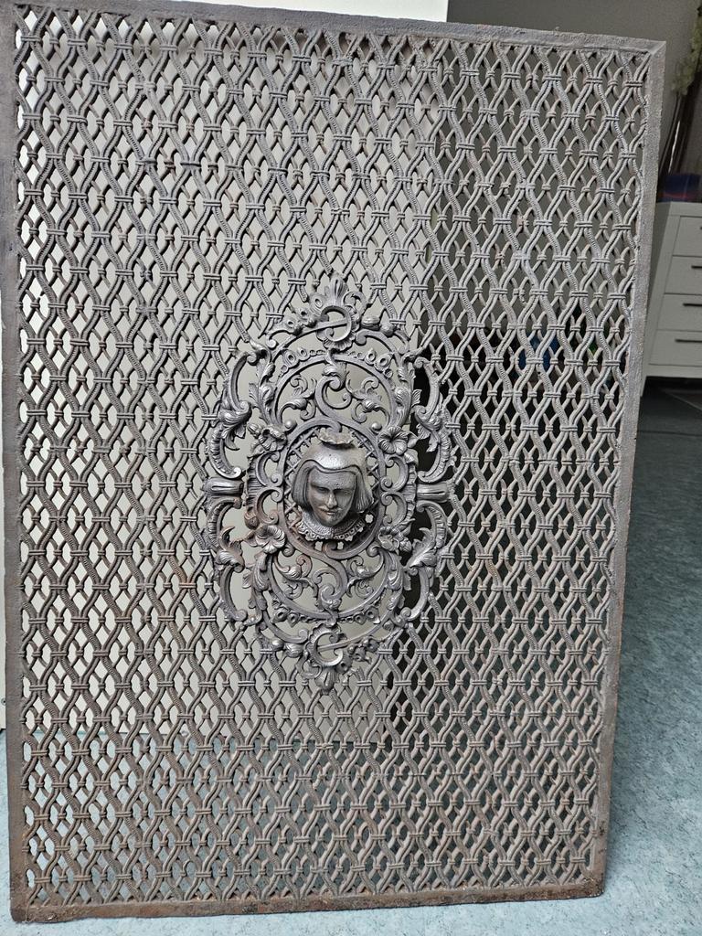 Antiek Gietijzeren Deurrooster - 1897, Doe-het-zelf en Verbouw, Deuren en Horren, Zo goed als nieuw, Buitendeur, Minder dan 200 cm