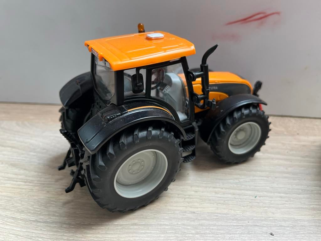 Valtra model tractor, Ophalen of Verzenden, Gebruikt, Overige typen, Overige merken
