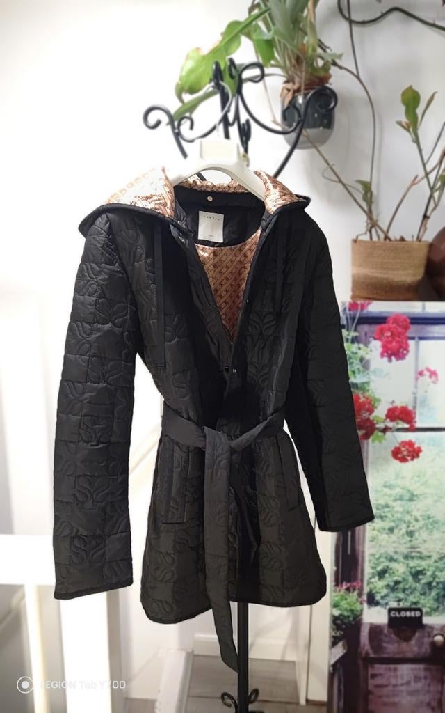 Sandro Zwarte gewatteerde jas met ceintuur, Kleding | Dames, Jassen | Winter, Zwart, Sandro, Nieuw, Ophalen of Verzenden