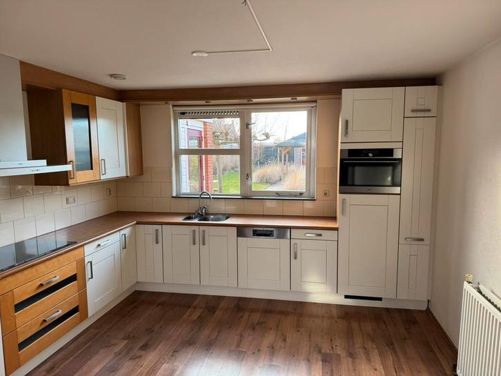 Complete gebruikte keuken incl. apparatuur te koop!, Huis en Inrichting, Keuken | Complete keukens, Gebruikt, Hoekkeuken, Kunststof