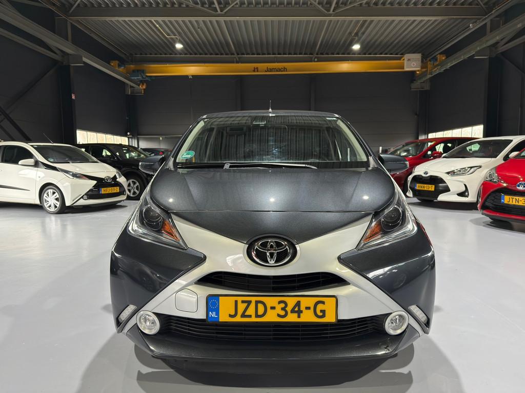 Toyota Aygo 1.0 VVT-i x-cite Vouwdak |Camera |Lane assist |, Voorwielaandrijving, Stof, Gebruikt, Euro 6