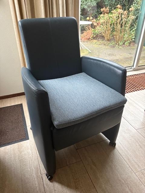Eetkamer stoelen, Huis en Inrichting, Fauteuils, Ophalen, Minder dan 75 cm, Leer, Zo goed als nieuw