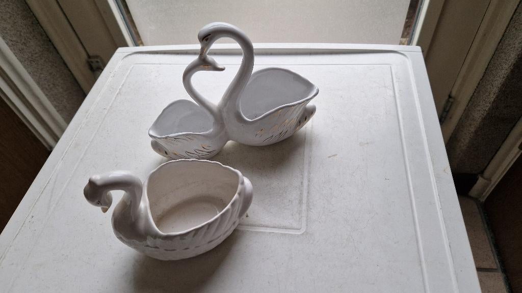 zwanen beeldjes bloempotjes, Ophalen of Verzenden, Zo goed als nieuw, Dier