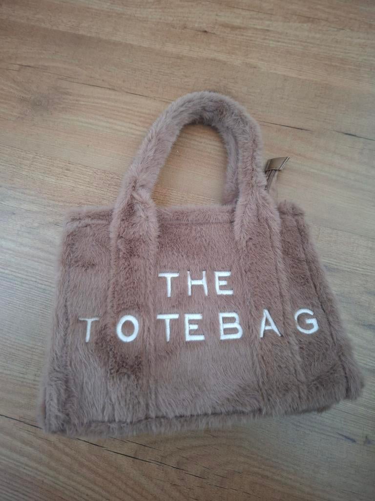 Nieuwe fluffy Tote Bag met lang hengsel, Sieraden, Tassen en Uiterlijk, Tassen | Damestassen, Ophalen of Verzenden, Nieuw, Bruin