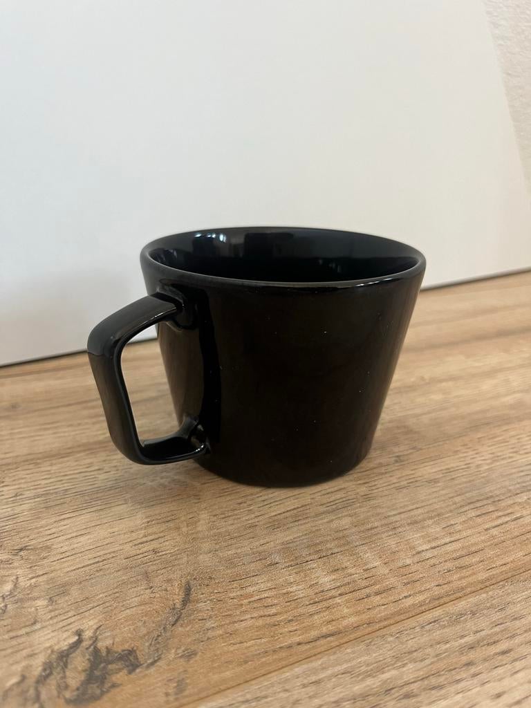 8 zwarte mokken van H&M Home, Huis en Inrichting, Keuken | Servies, Ophalen, Gebruikt, Keramiek, Effen