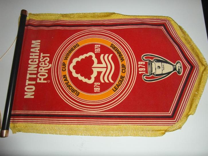 vaan nottingham forest europa cup winnaars 1979, Verzamelen, Sportartikelen en Voetbal, Zo goed als nieuw, Vaantje of Sjaal, Buitenlandse clubs